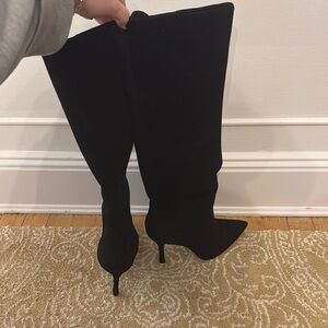 LARROUDE Black Heeled Suede Boots